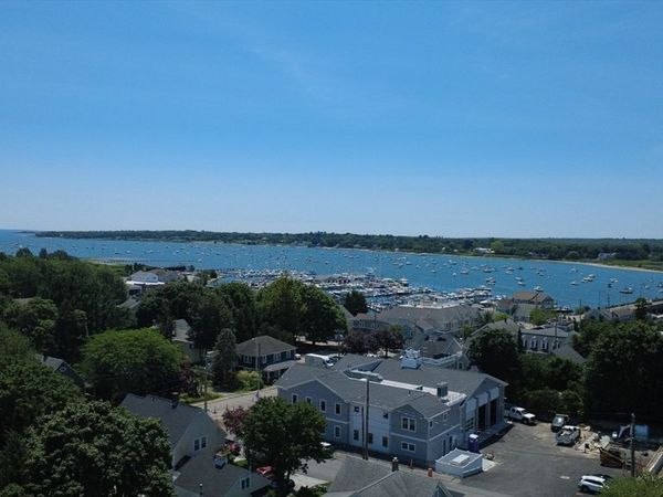 6 N Pleasant Street, Dartmouth, MA 02748