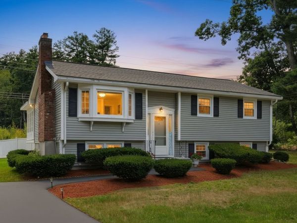 41 Castlewood Dr, Billerica, MA 01821