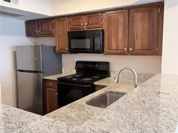 3410 Country Club Drive W, Unit 192, Irving, TX 75038