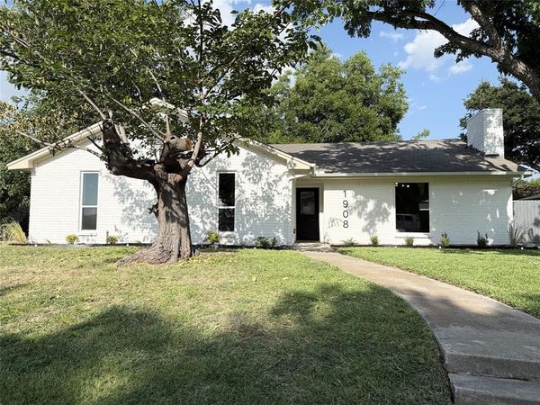 1908 Ann Avenue , Carrollton, TX 75006