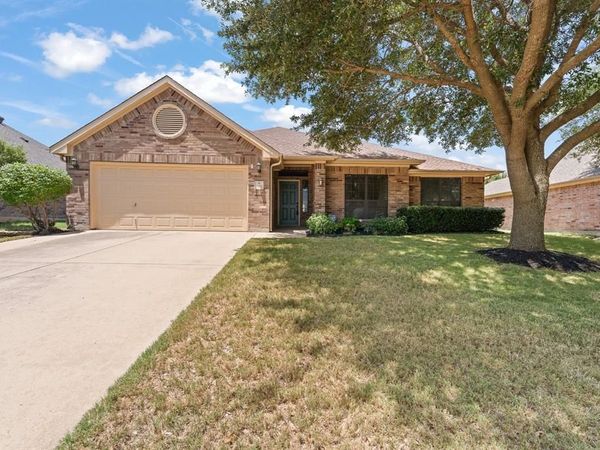1058 Saint Andrews Drive , Burleson, TX 76028