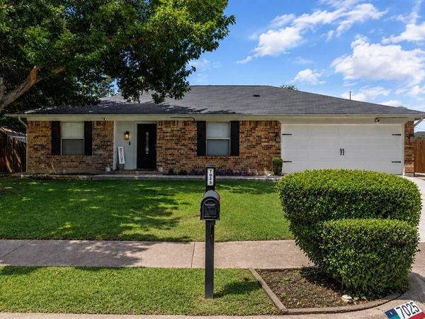 7025 Constitution Drive , Watauga, TX 76148
