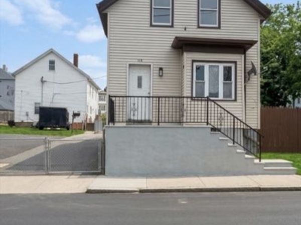 100 Melville St, Fall River, MA 02724
