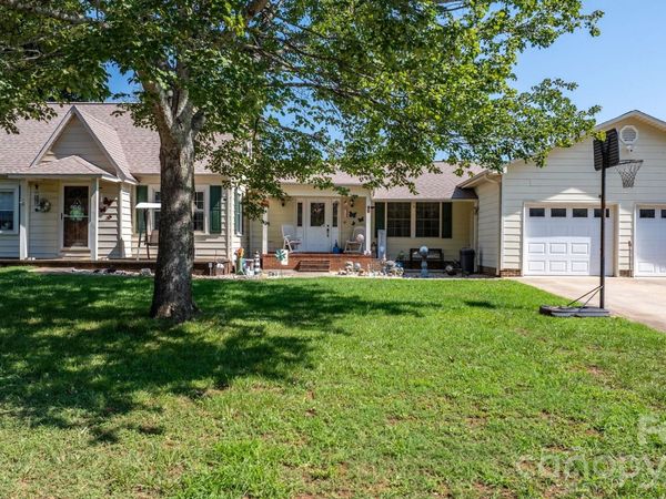 2504 Brentwood Circle, Lenoir, NC 28645