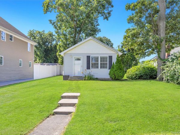 22 Maplewood Avenue , Selden, NY 11784
