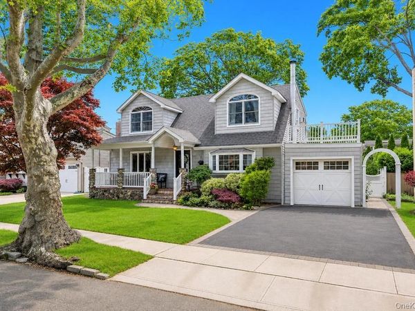 263 Charles Avenue, Massapequa Park, NY 11762