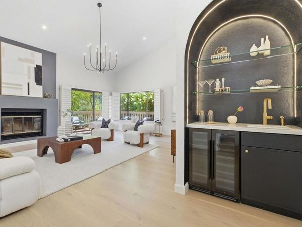 1360 Trinity Drive , Menlo Park, CA 94025