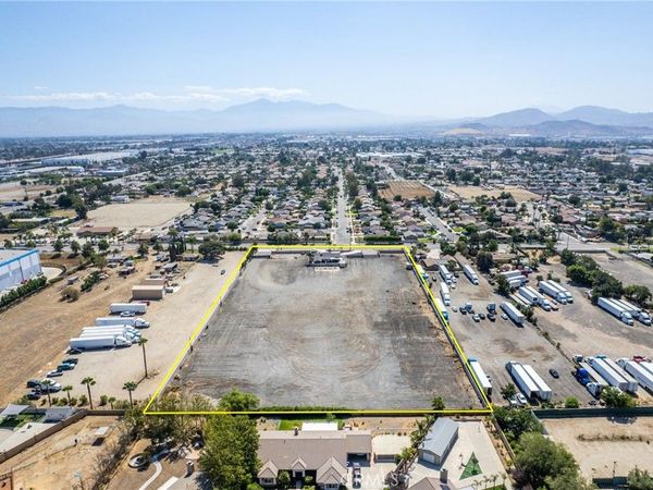 10674 Locust, Bloomington, CA 92316