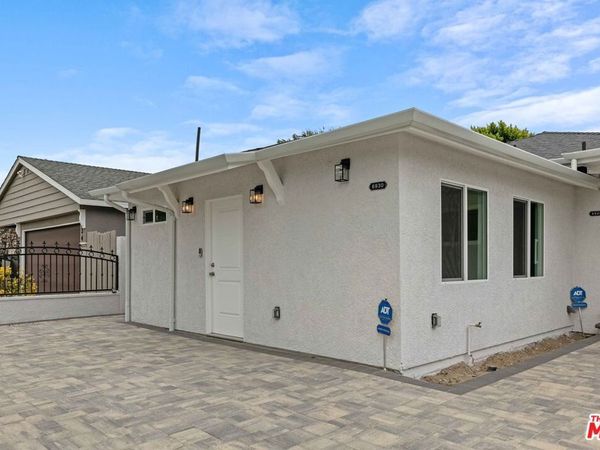 6930 Babcock Avenue , North Hollywood, CA 91605