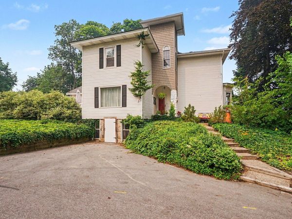 312 E 16th Street, Holland, MI 49423