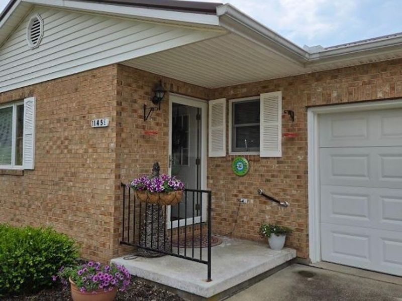 1145 Northview Drive, Unit E, Hillsboro, OH 45133 Photo 2