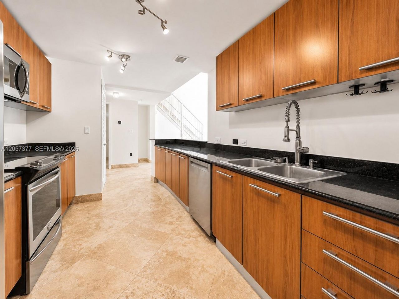 3000 NE 188th St, Unit 709, Aventura, FL 33180 Photo