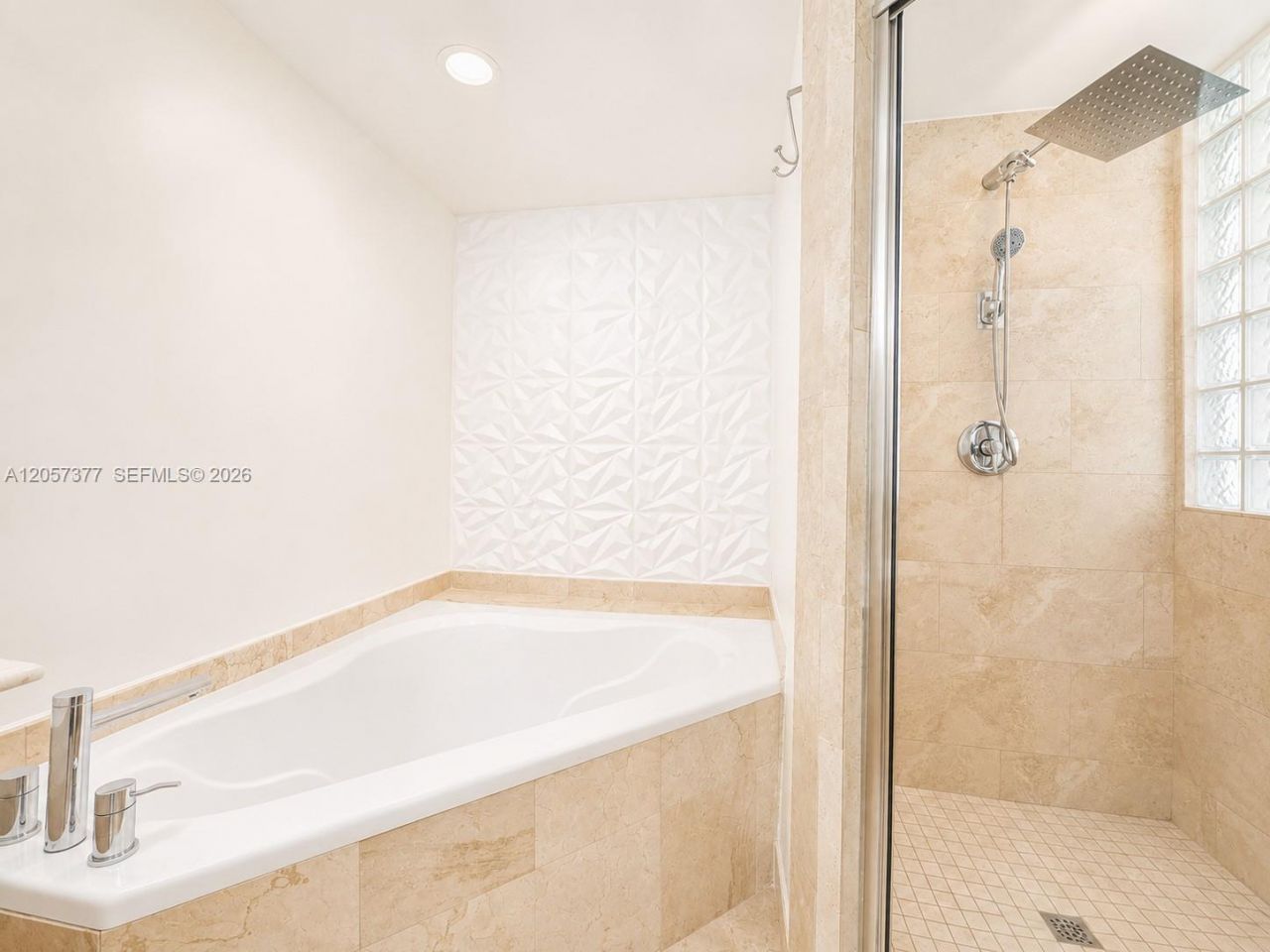 3000 NE 188th St, Unit 709, Aventura, FL 33180 Photo