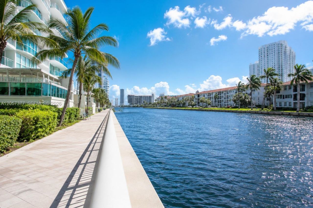 3000 NE 188th St, Unit 709, Aventura, FL 33180 Photo