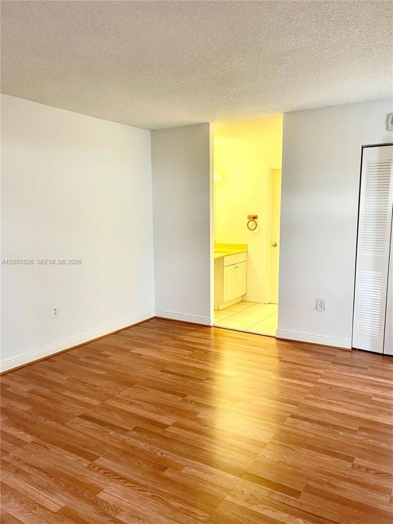6900 Bay Dr , Unit 4A, Miami Beach, FL 33141 Photo