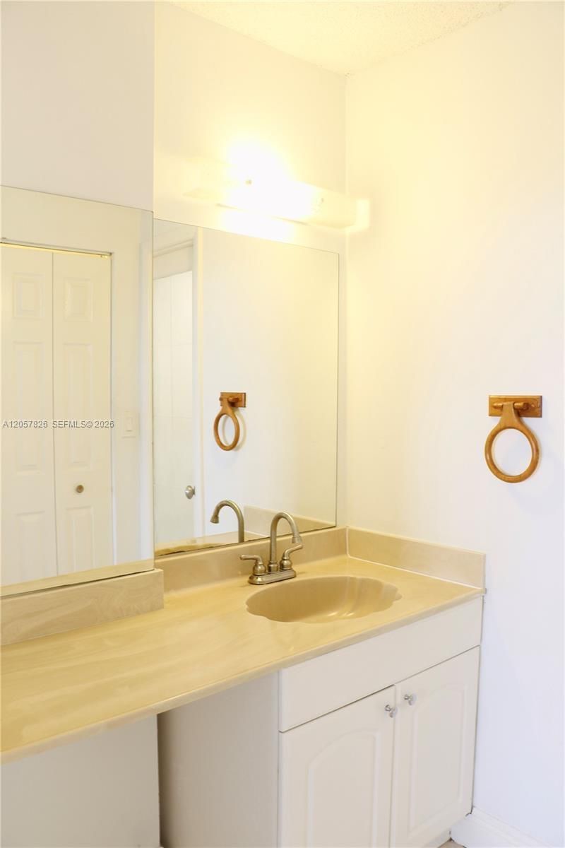 6900 Bay Dr , Unit 4A, Miami Beach, FL 33141 Photo