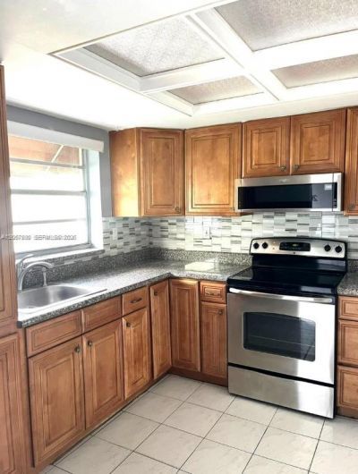 11103 NW 7th St , Unit 202-2, Miami, FL 33172 Photo