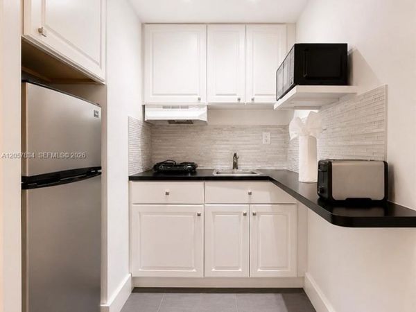 3025 Indian Creek Dr , Unit 204, Miami Beach, FL 33140