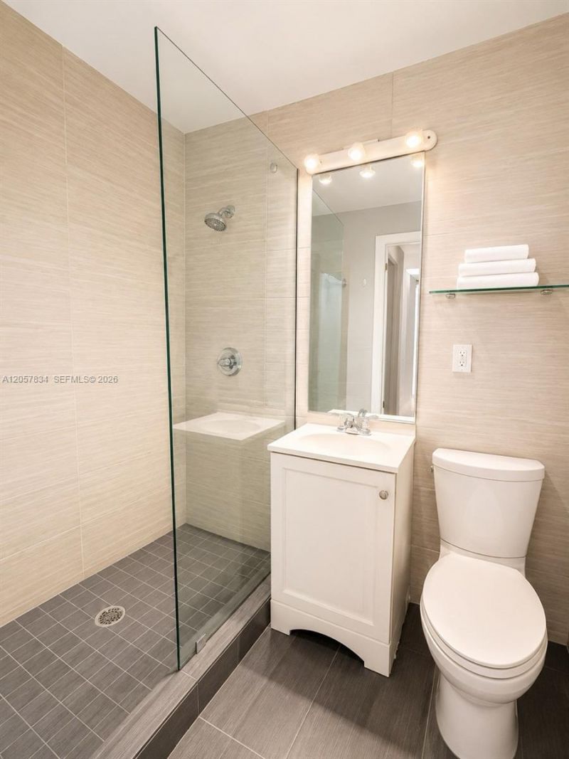 3025 Indian Creek Dr , Unit 204, Miami Beach, FL 33140 Photo