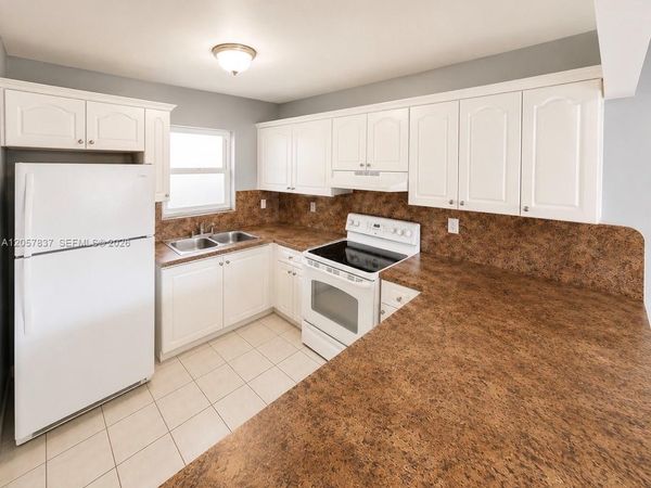 2400 NW 16th St Rd , Unit 407, Miami, FL 33125