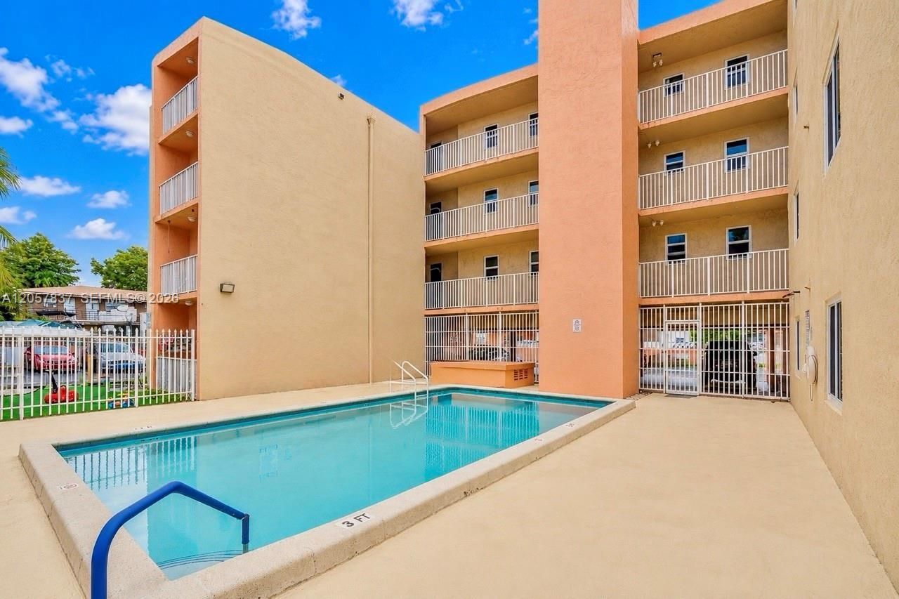 2400 NW 16th St Rd , Unit 407, Miami, FL 33125 Photo