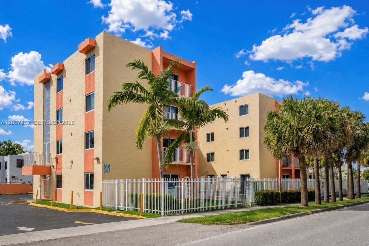 2400 NW 16th St Rd , Unit 407, Miami, FL 33125 Photo