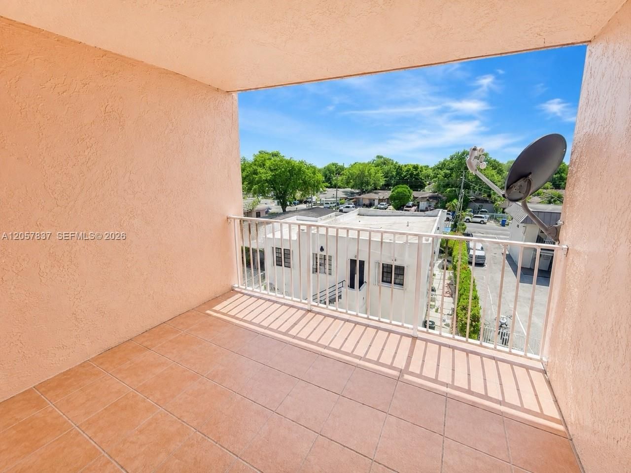 2400 NW 16th St Rd , Unit 407, Miami, FL 33125 Photo