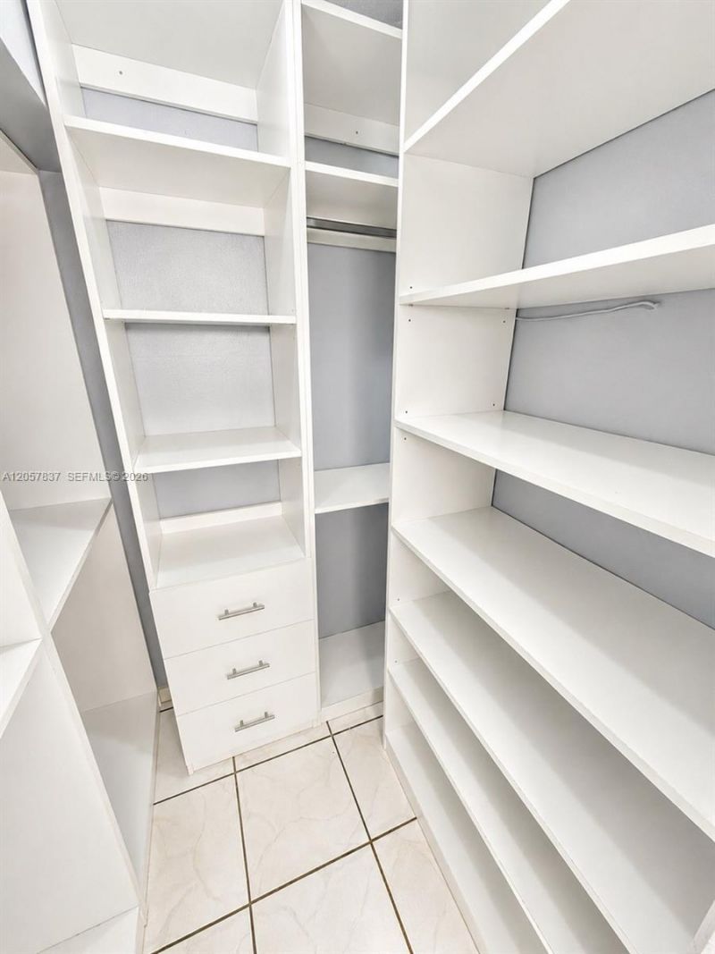 2400 NW 16th St Rd , Unit 407, Miami, FL 33125 Photo