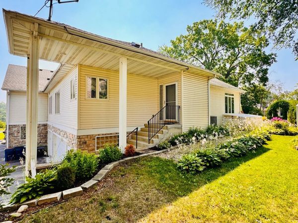 9516 12th Avenue S, Bloomington, MN 55425