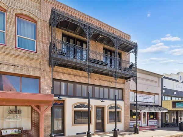 118 W Grand Street , Whitewright, TX 75491