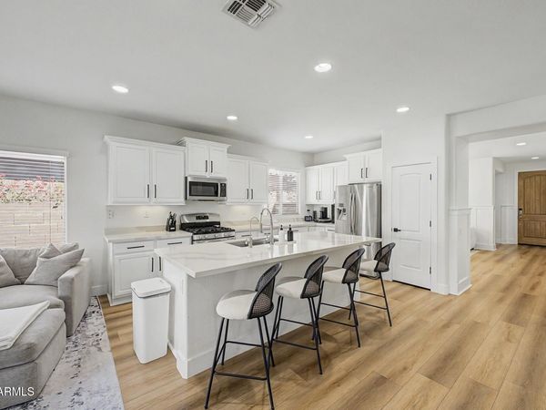 3918 E ROCKINGHAM Road, Phoenix, AZ 85050