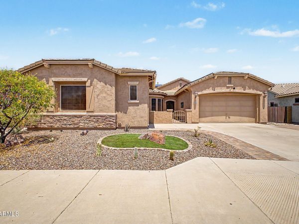 18168 W ECHO Lane, Waddell, AZ 85355