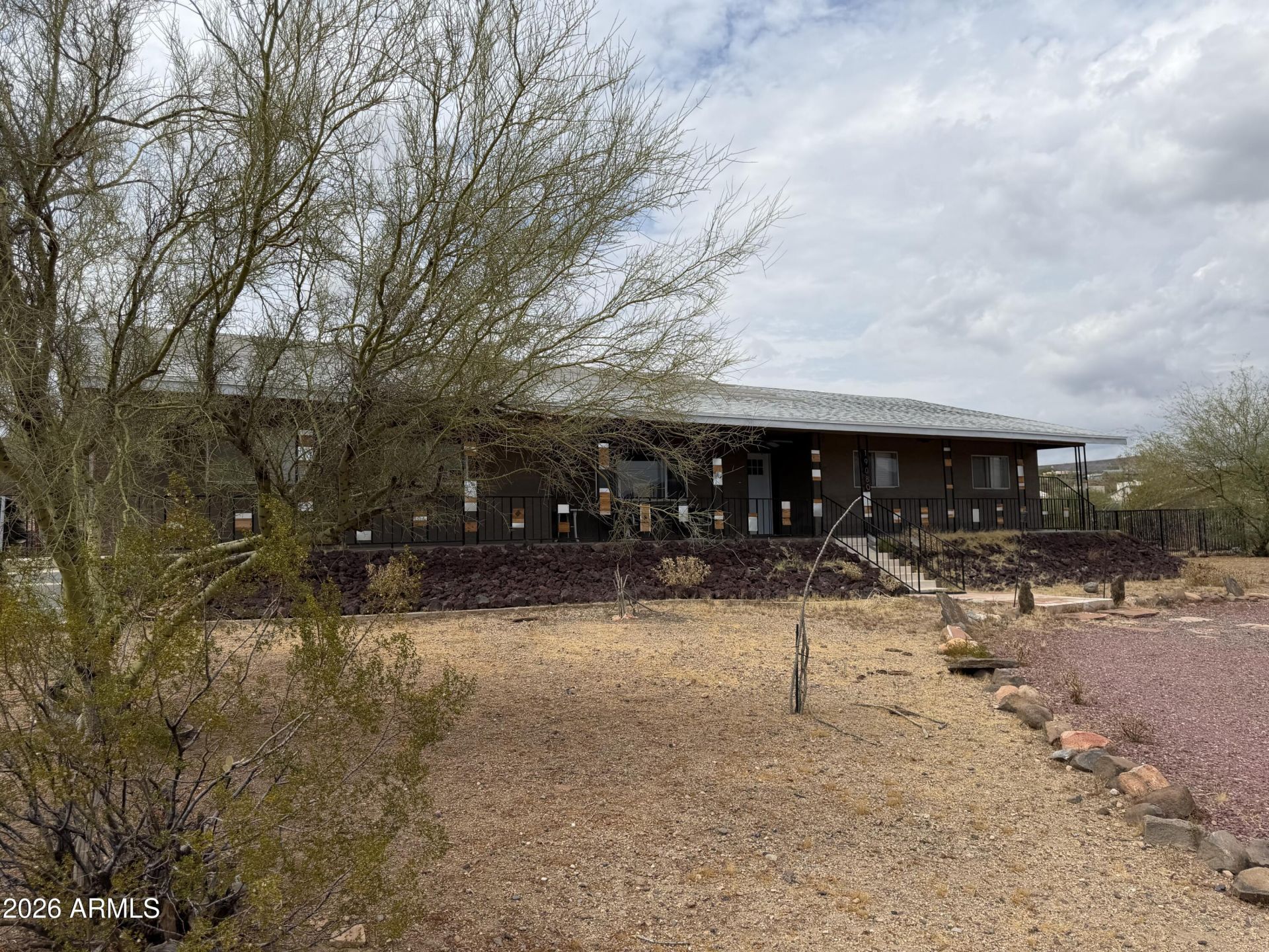 19080 E Indian Hills Drive, Black Canyon City, AZ 85324