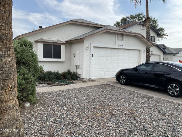 8805 W VALE Drive, Phoenix, AZ 85037