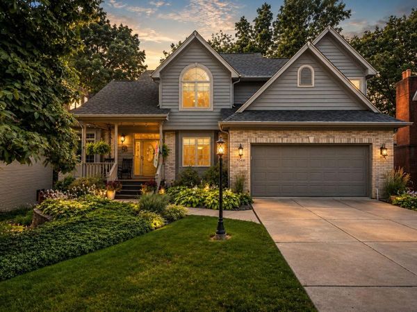7048 Starling Drive , Schererville, IN 46375