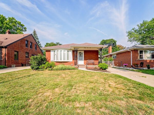 2910 Parkwood Street, Trenton, MI 48183
