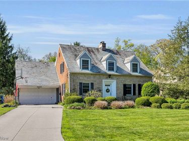 28405 Lincoln Road, Bay Village, OH 44140