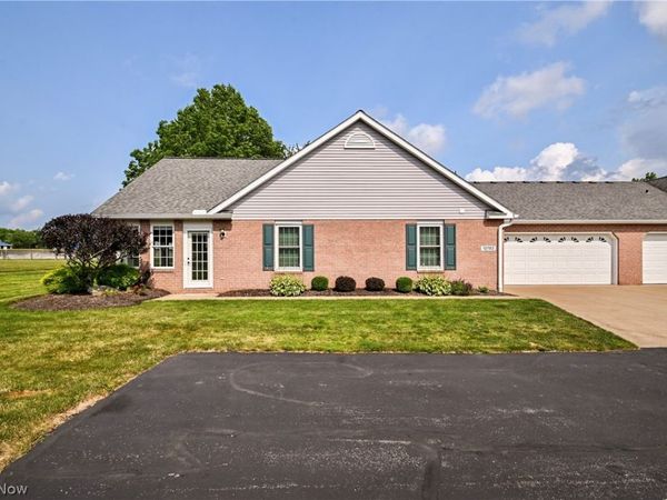 12782 Forsythia Avenue NW, Uniontown, OH 44685