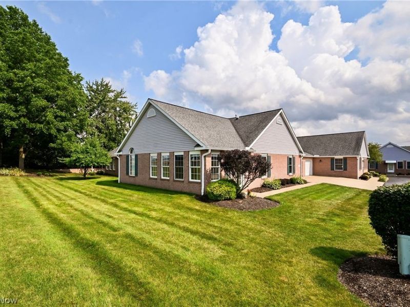 12782 Forsythia Avenue NW, Uniontown, OH 44685 Photo 2