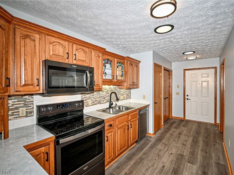 12782 Forsythia Avenue NW, Uniontown, OH 44685 Photo 8