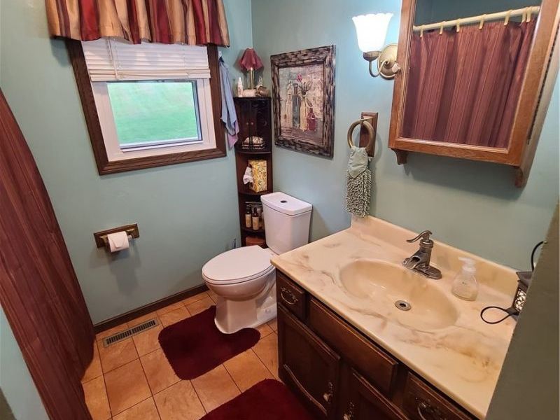 171 Pyle Place , Adena, OH 43901 Photo 11
