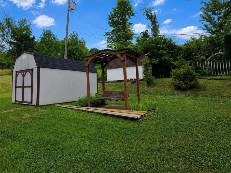 171 Pyle Place , Adena, OH 43901 Photo 19