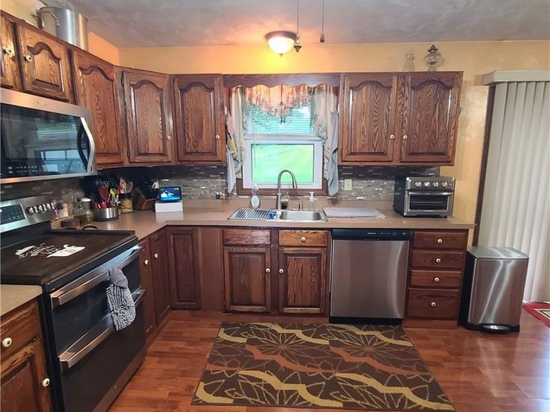171 Pyle Place , Adena, OH 43901 Photo 3