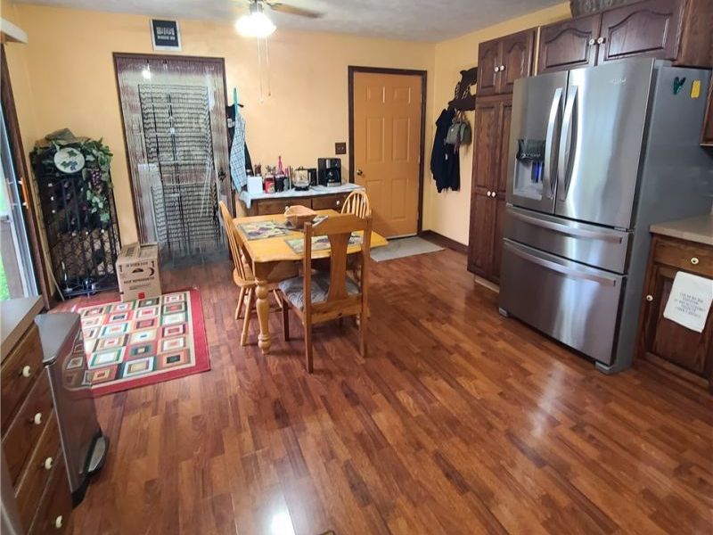 171 Pyle Place , Adena, OH 43901 Photo 4