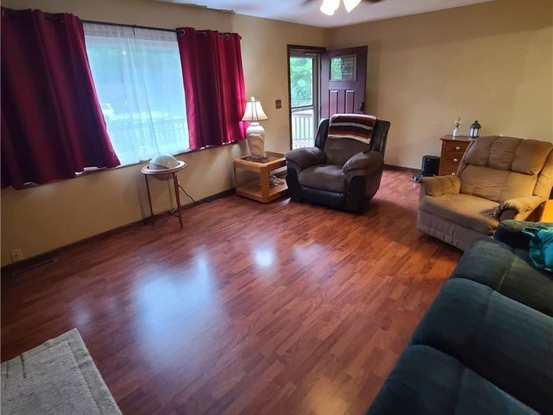 171 Pyle Place , Adena, OH 43901 Photo 9