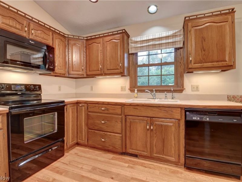 207 Sarah Circle NE, Navarre, OH 44662 Photo 10