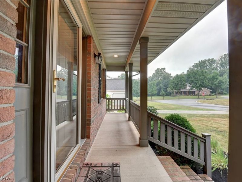 207 Sarah Circle NE, Navarre, OH 44662 Photo 4