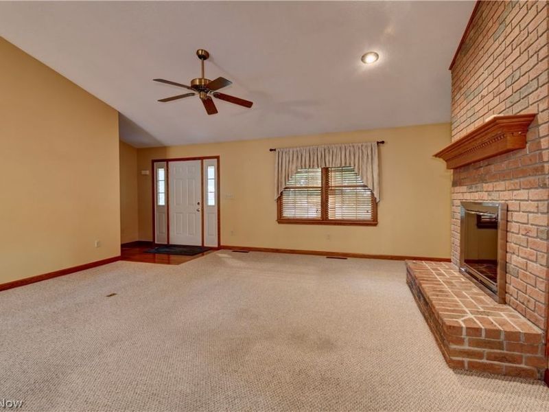 207 Sarah Circle NE, Navarre, OH 44662 Photo 6