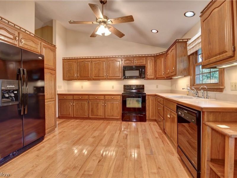 207 Sarah Circle NE, Navarre, OH 44662 Photo 8