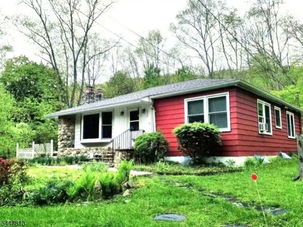 438 Longview Dr, Hampton, NJ 07860